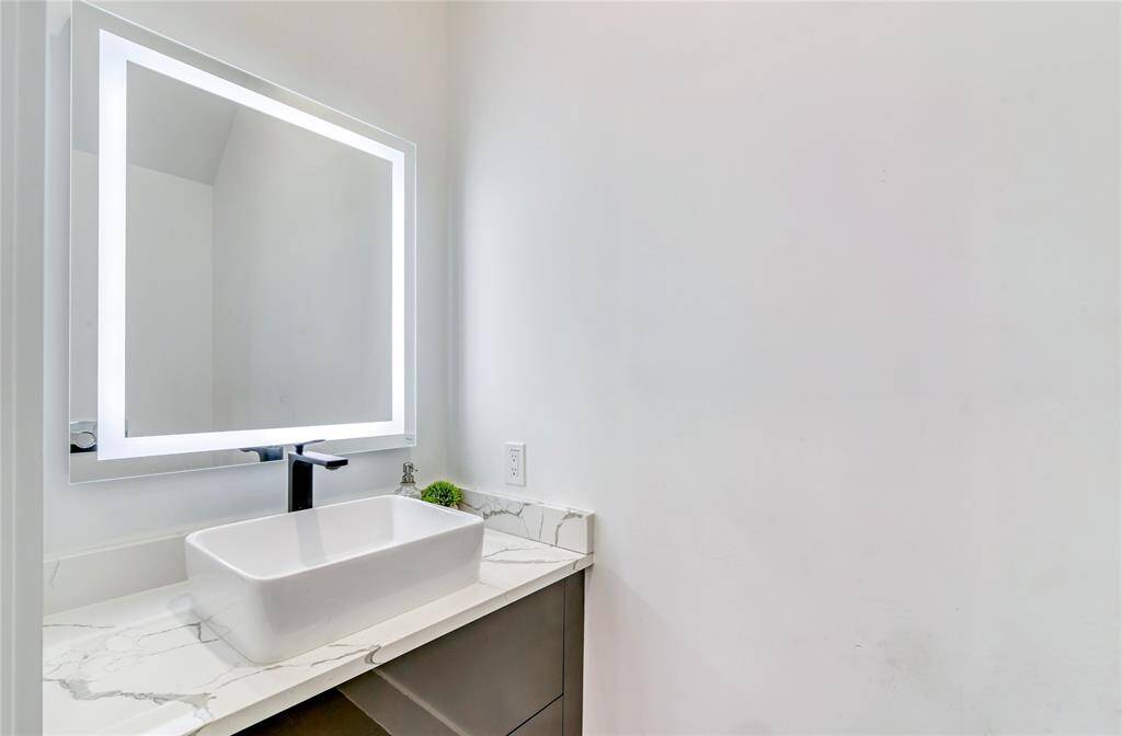 secondary bath