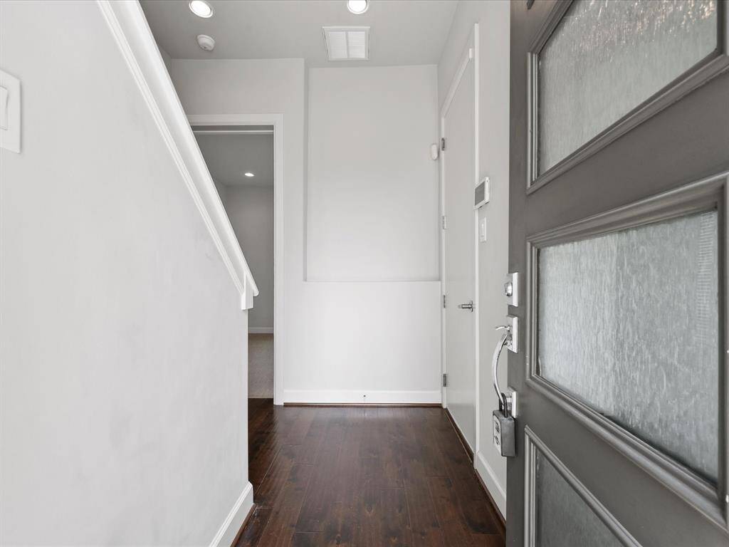 Greeting you as you walk into this fabulous home.