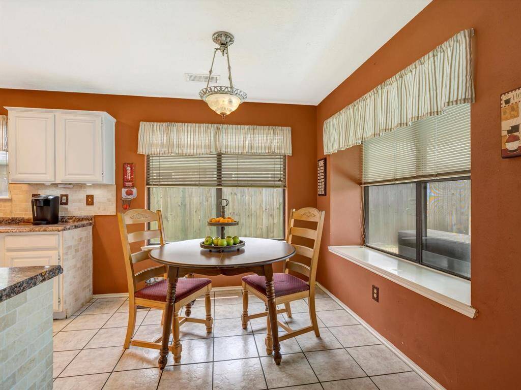 Breakfast Room