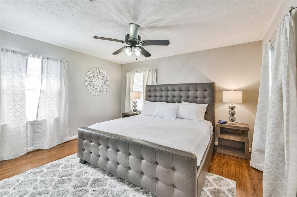 Large bedroom