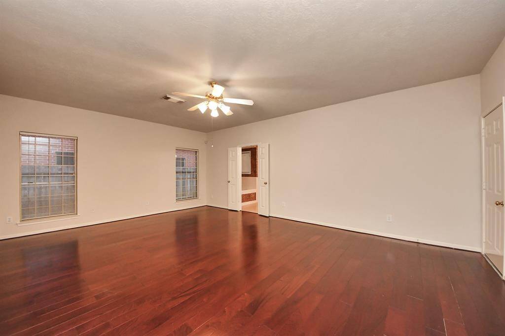 Spacious Master Bed Room