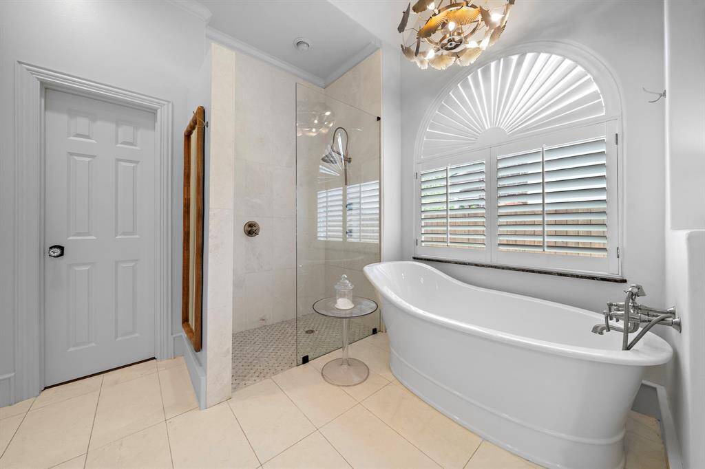 Here is a close up view of the tub and shower!