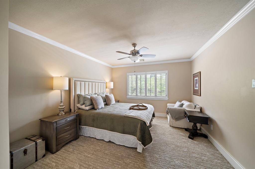 Designer carpet in this bedroom!