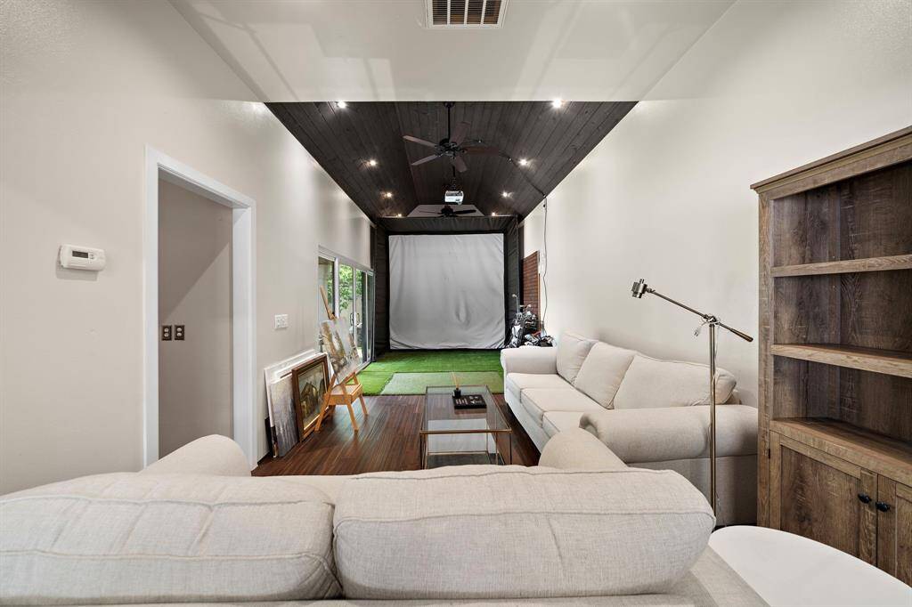 Another view of the guest house!