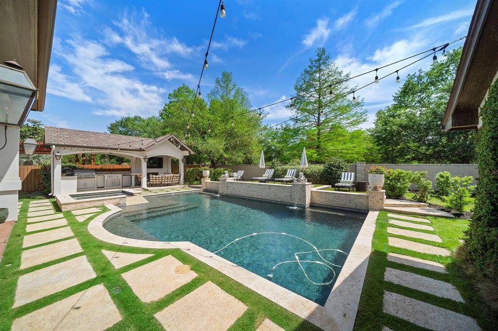 If you love entertaining, then this is the house for you!
