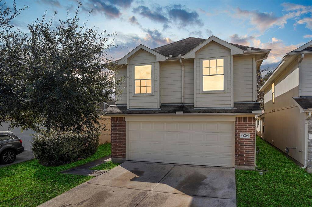 Spacious, open concept 3 bedrooms, 2 1/2 baths, 2 Car Garage home. You are going to love the huge living area, along with a dining room, and half bath with tile flooring downstairs. Game room is upstairs along with 3 bedrooms, laundry room and 2 bathrooms. Convenient to I45, 1960, and Beltway. This will not last long! Call now for your private tour!!!
