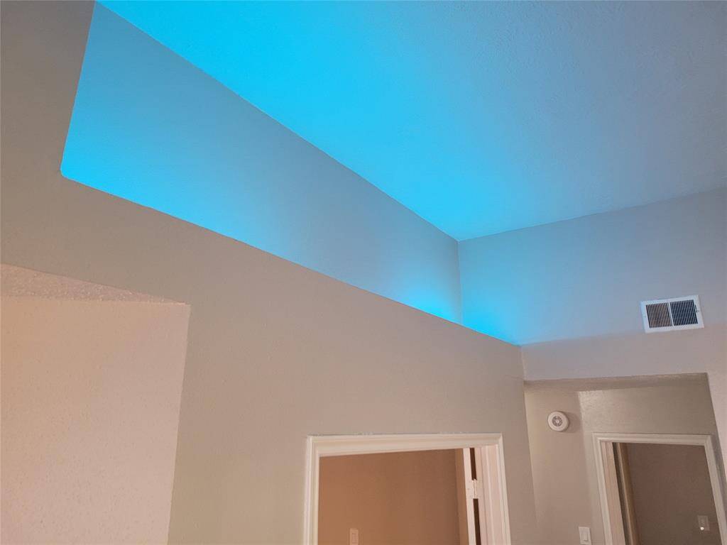 Art niche with adjustable colors of lights.