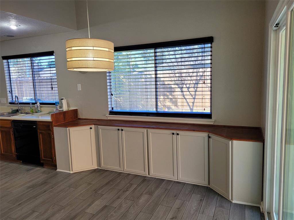 Loads of storage in the breakfast room.
