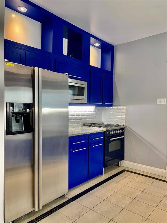 Stainless appliances