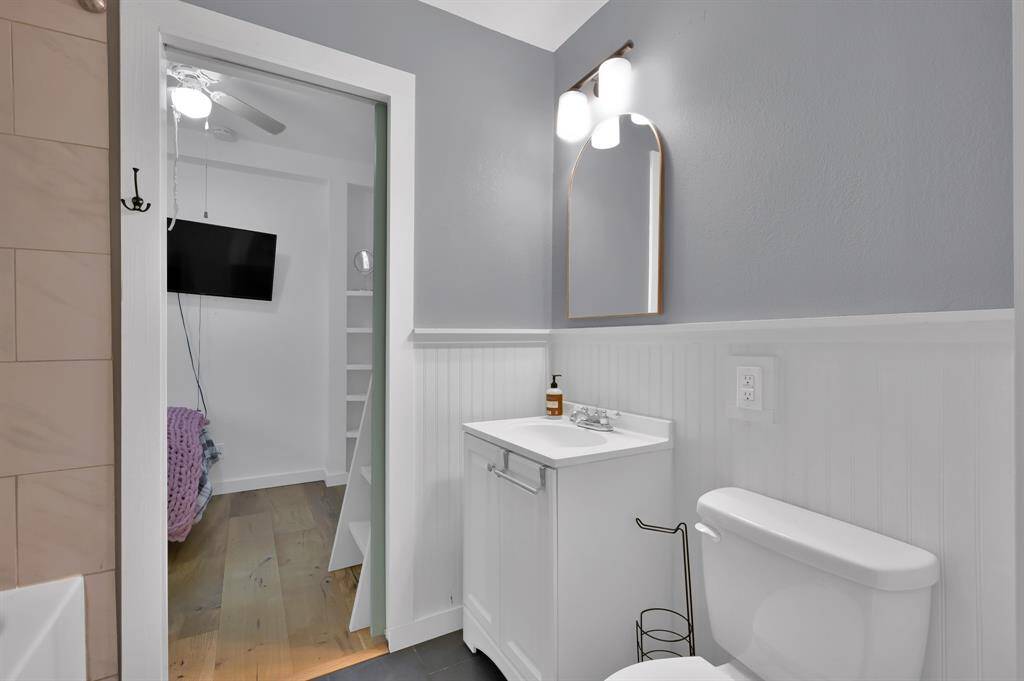 Guest Full bathroom