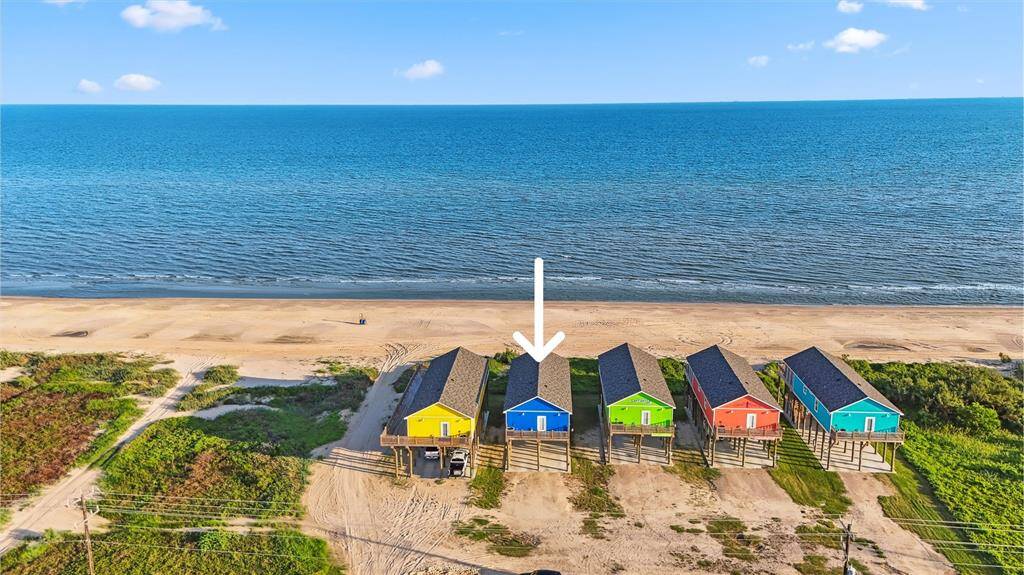 Welcome to your front row beach retreat!