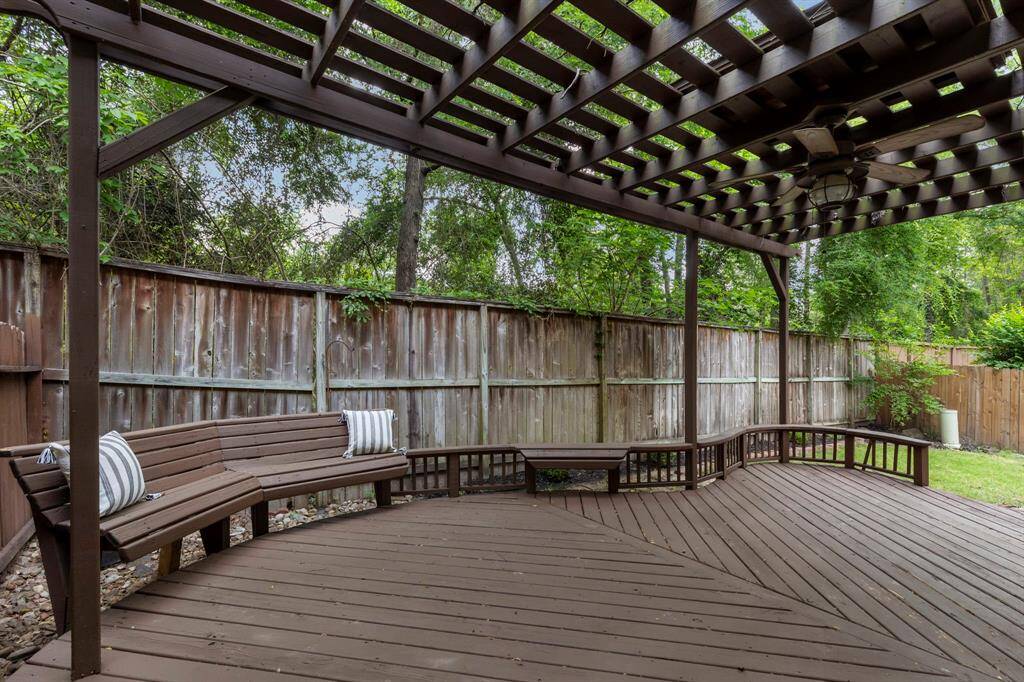 Step out onto the beautiful, covered patio with built-in seating—perfect for morning coffee or evening cocktails!