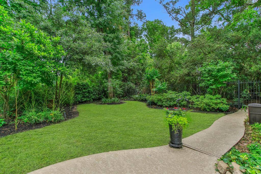 More room with the side yard! Privacy Privacy!
