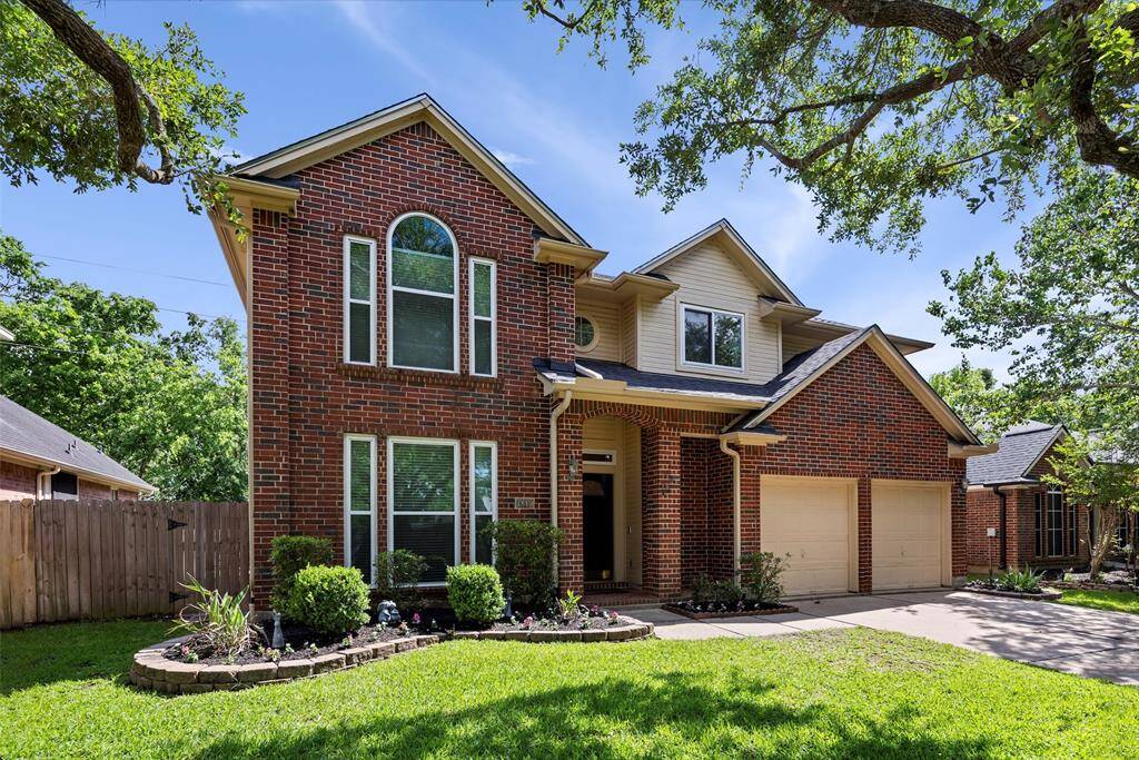 This home features 4 bedrooms, 3 full bathrooms, 1 half bathroom, a gameroom, formal dining room, formal living room, open kitchen and Den Layout, and an amazing backyard with NO back neighbors!