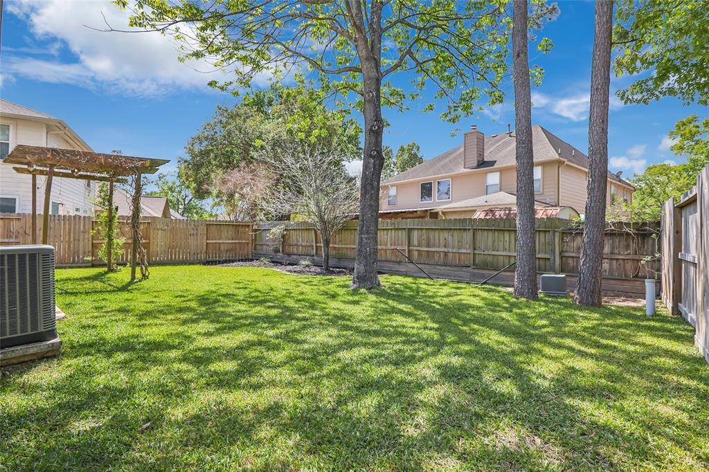 Plenty of room for children's playsets, fur babies, or even a pool!