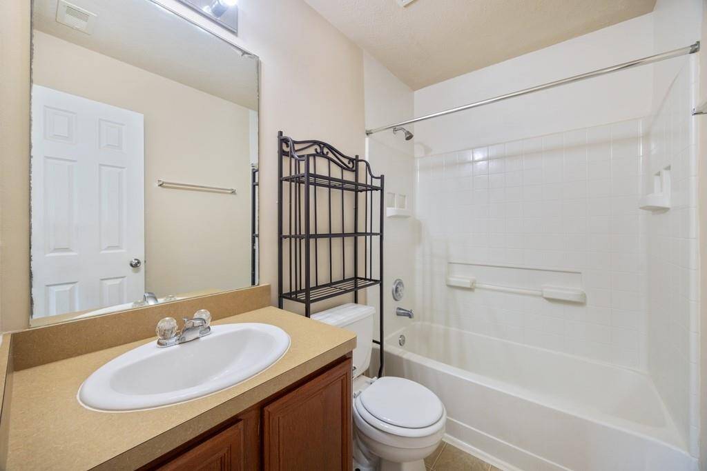Secondary bathroom