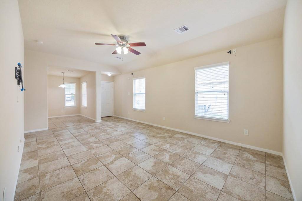 Additional view of the living area
