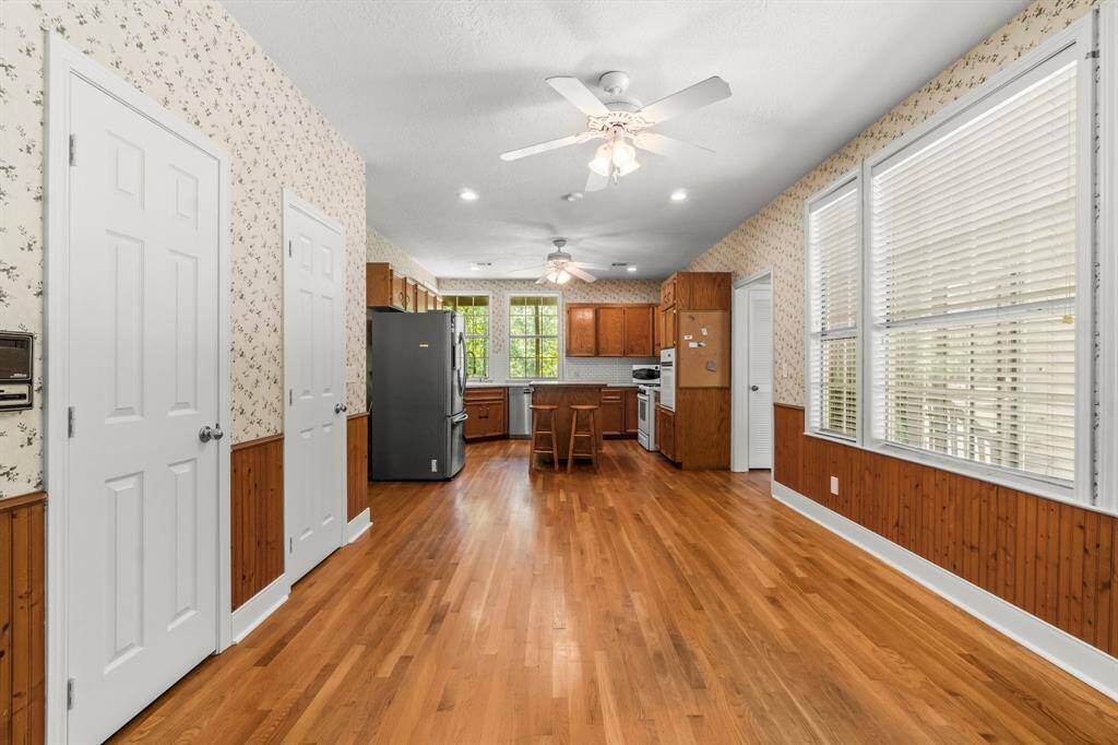 Breakfast room off the kitchen