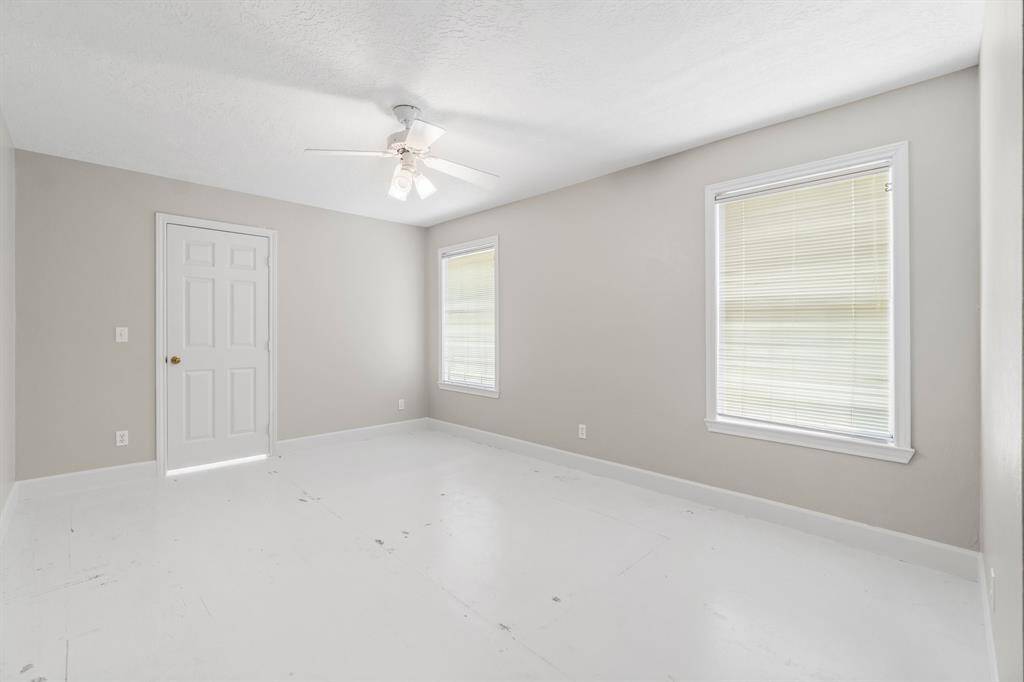 Secondary bedroom