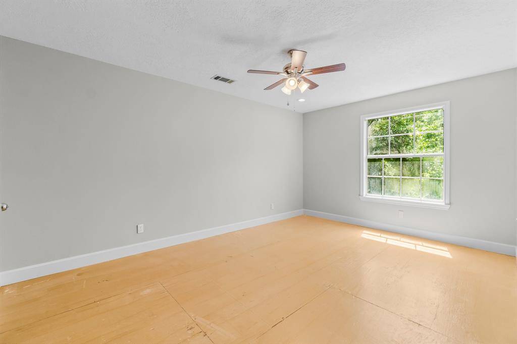 Secondary bedroom