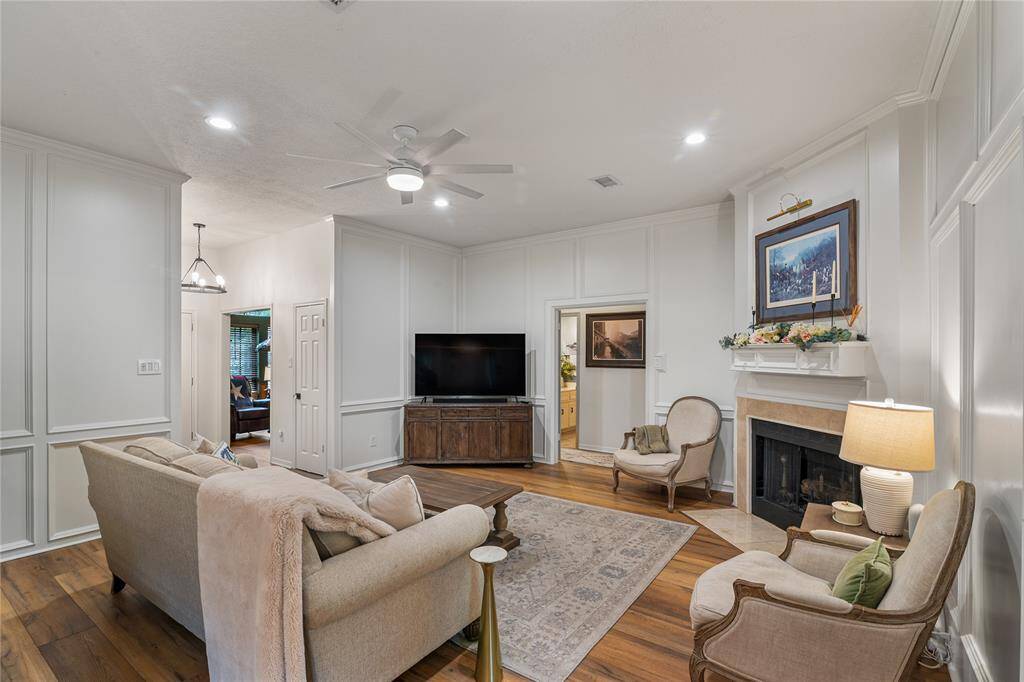 Both beautiful and functional, the family room offers a perfect blend of style and comfort—ideal for everyday living and entertaining alike.