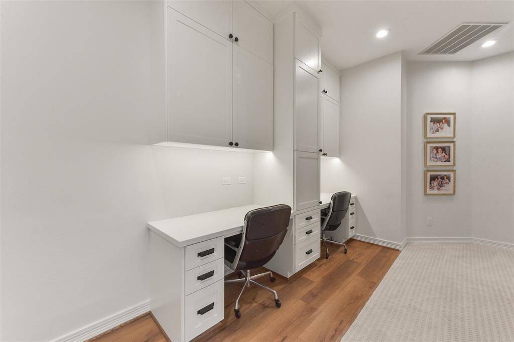 Built in desks with students in mind, this dual desk area is ideal for homework or PC gaming.