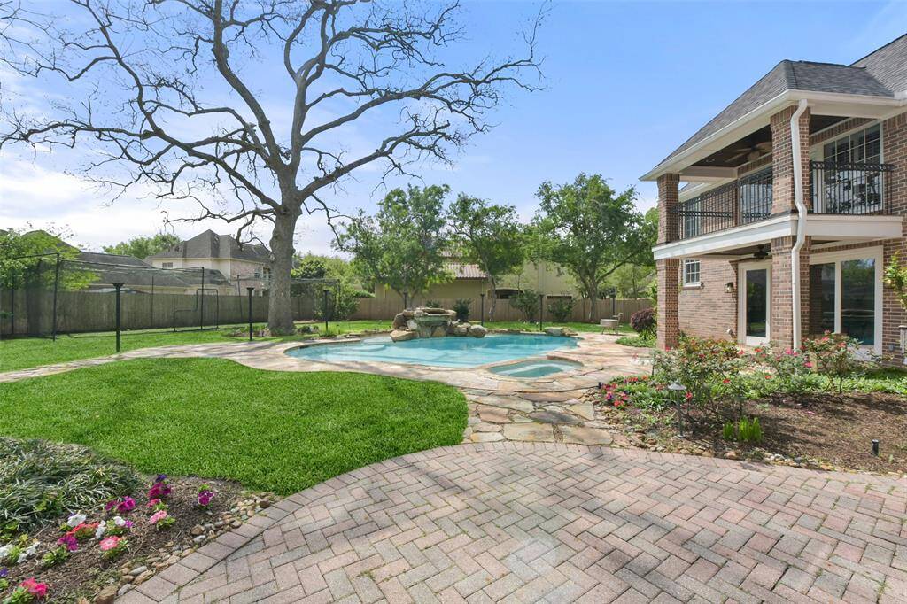 The magnificence of this yard cannot be shown in photos...come take a look in person.