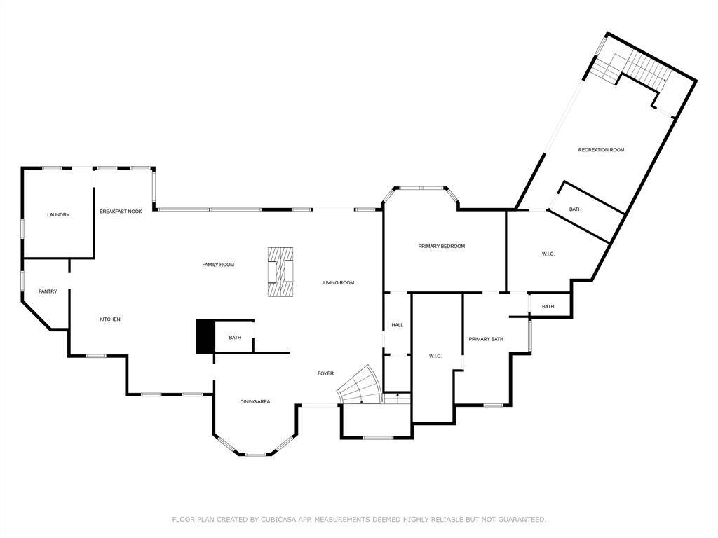 Sprawling floor plan showcases the excellent living and entertaining areas.