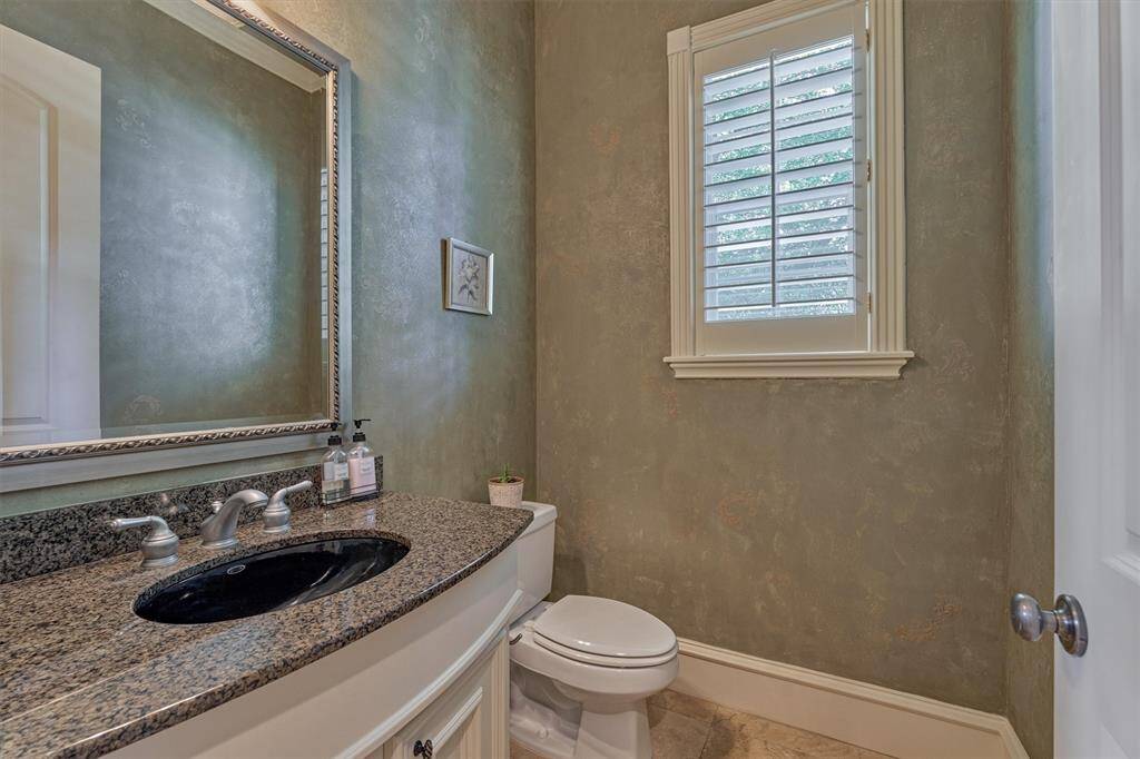 Dedicated powder bath for guests.
