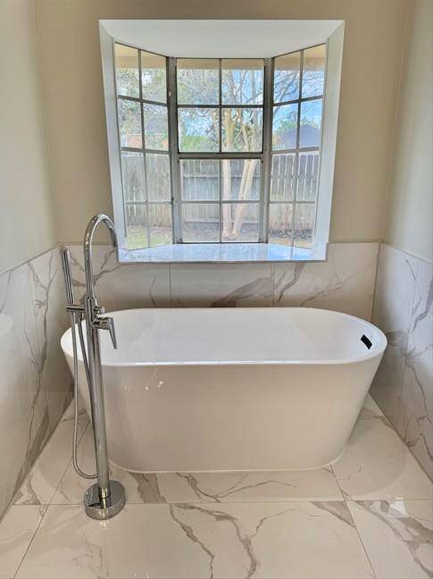 Beautiful new Master bathtub