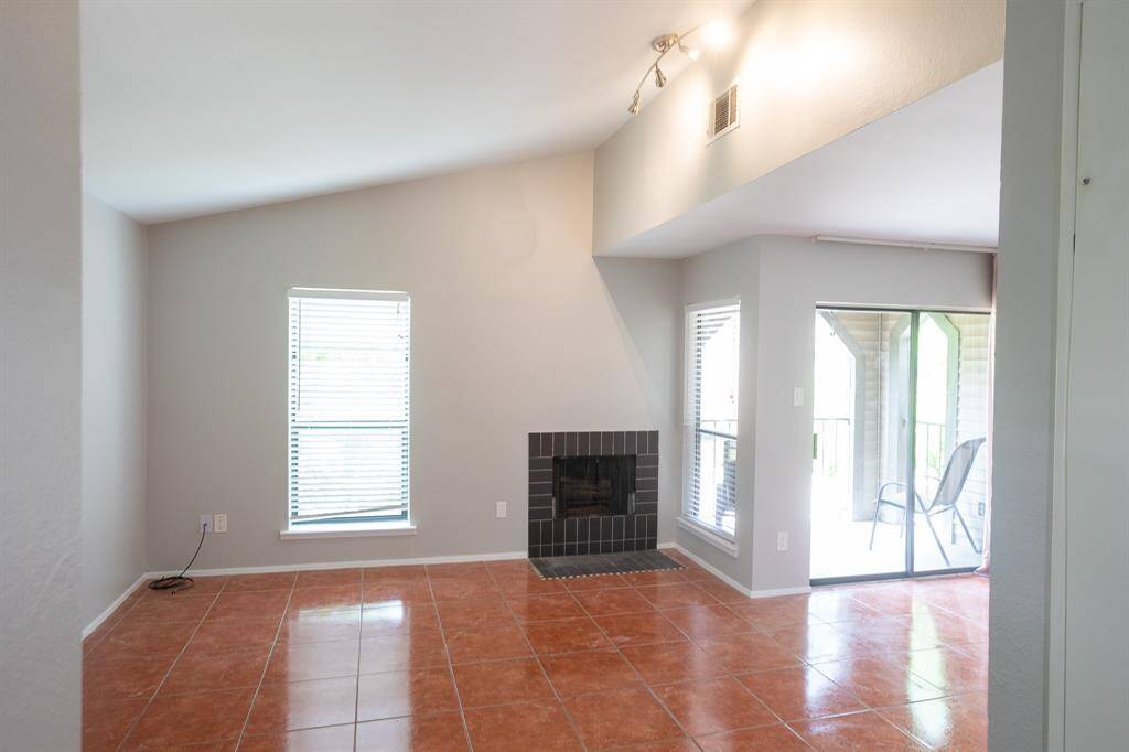 Light and bright living/ dining area