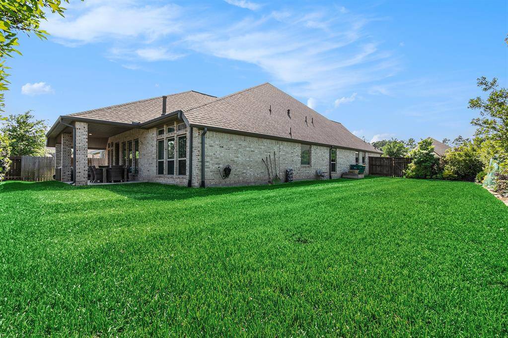 Expansive backyard with ample room for your dream pool and more!