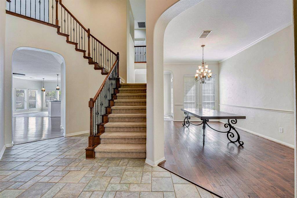 Dramatic Stairway!