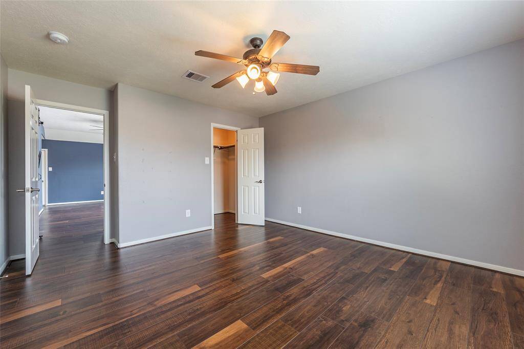 Large closet space in this spare bedroom.