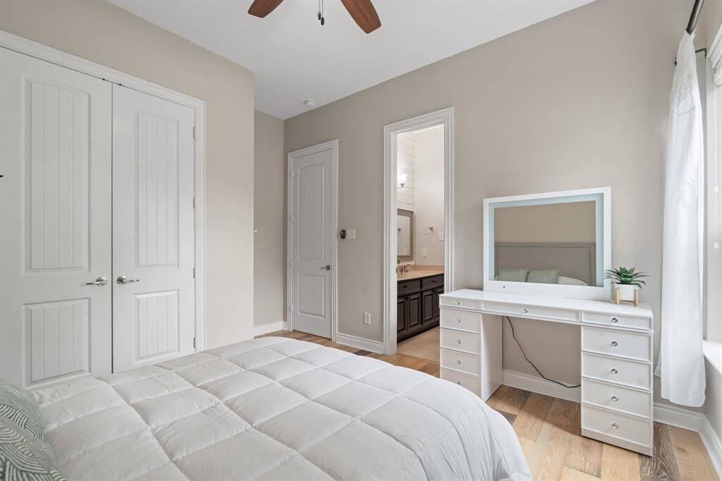 4th bedroom w full bath for guests