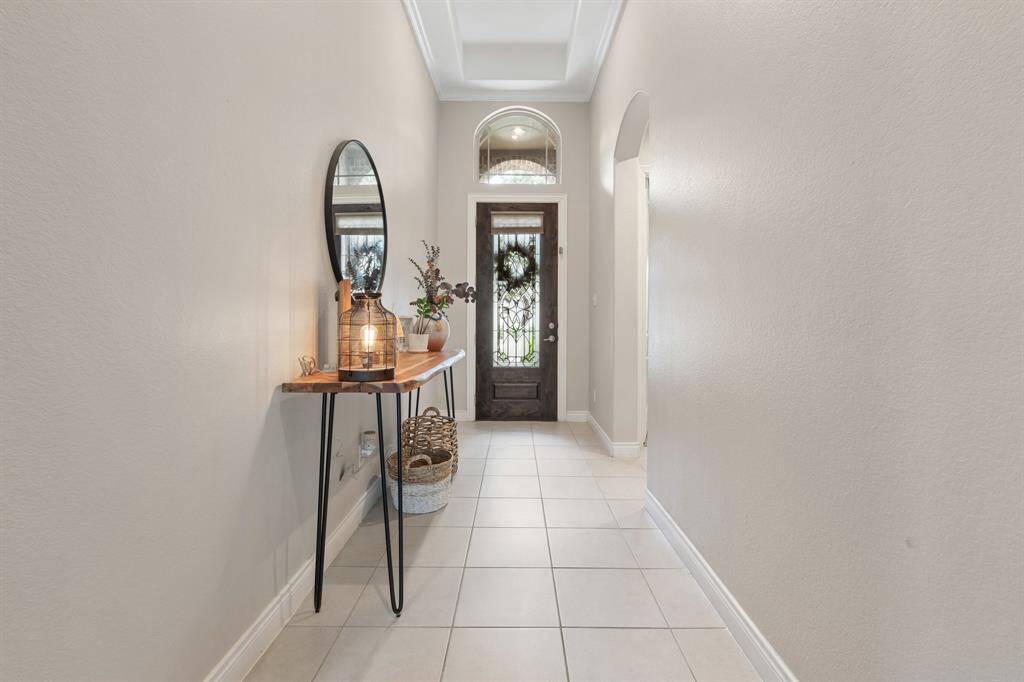 8 ft doors,  tile floors