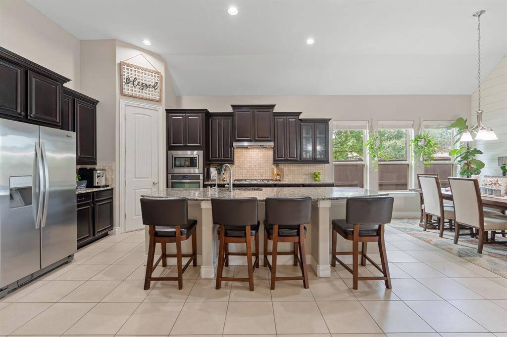 gourmet kitchen