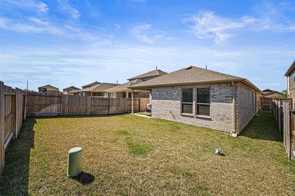Spacious back yard