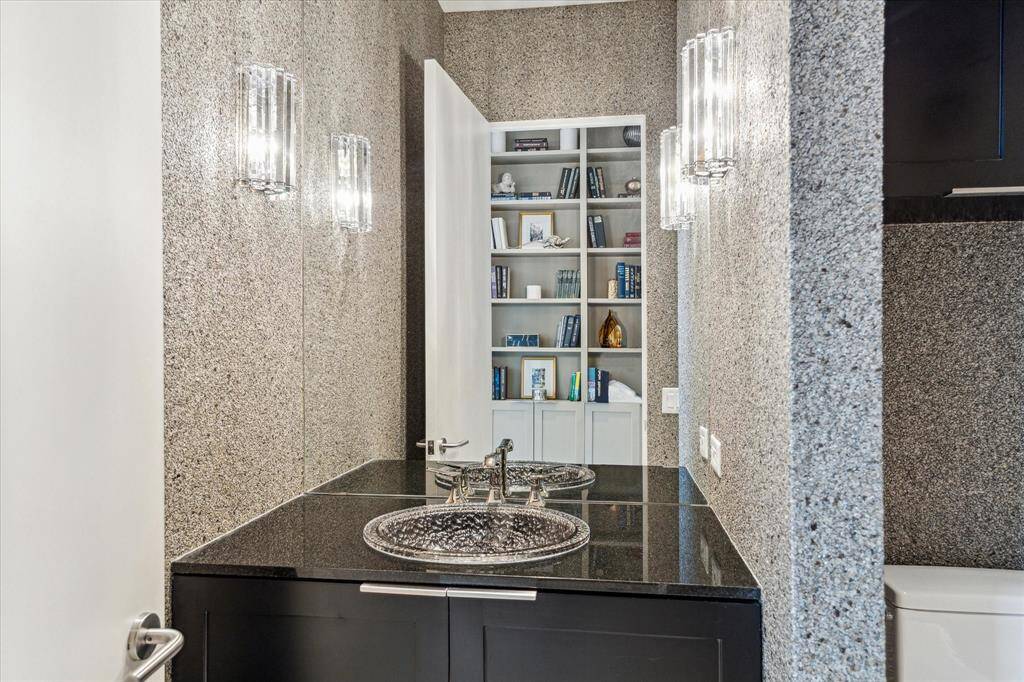 Guest Bath - First Floor