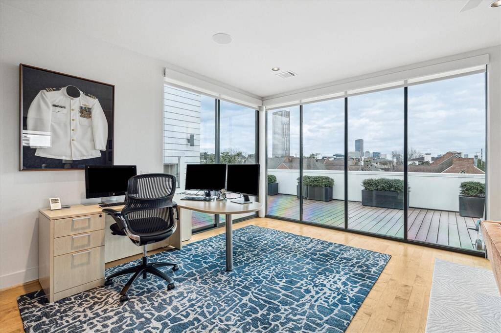 The owners are using a part of the third floor as an office area. Enjoy the wonderful views while working from home !!
