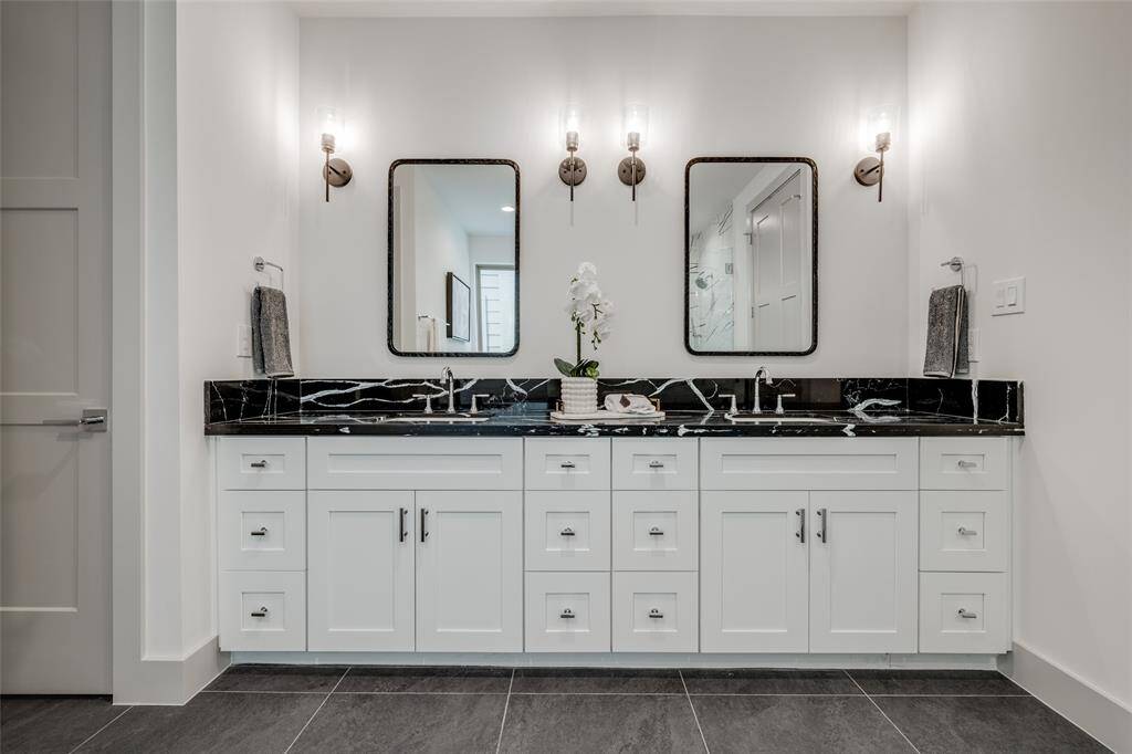 ASK ABOUT CUSTOMIZATION OPTIONS DURING CONSTRUCTION ONLY *MAZZARINO MODEL HOME * PHOTOS MAY SHOW A SIMILAR FLOOR PLAN AND/OR UPGRADED/ALTERNATIVE FINISHES * Please use these photos as a guide *THIS IS AN ACTIVE CONSTRUCTION SITE, BUYERS MUST REQUEST APPOINTMENT TO BE ON PREMISE AT ALL TIMES.