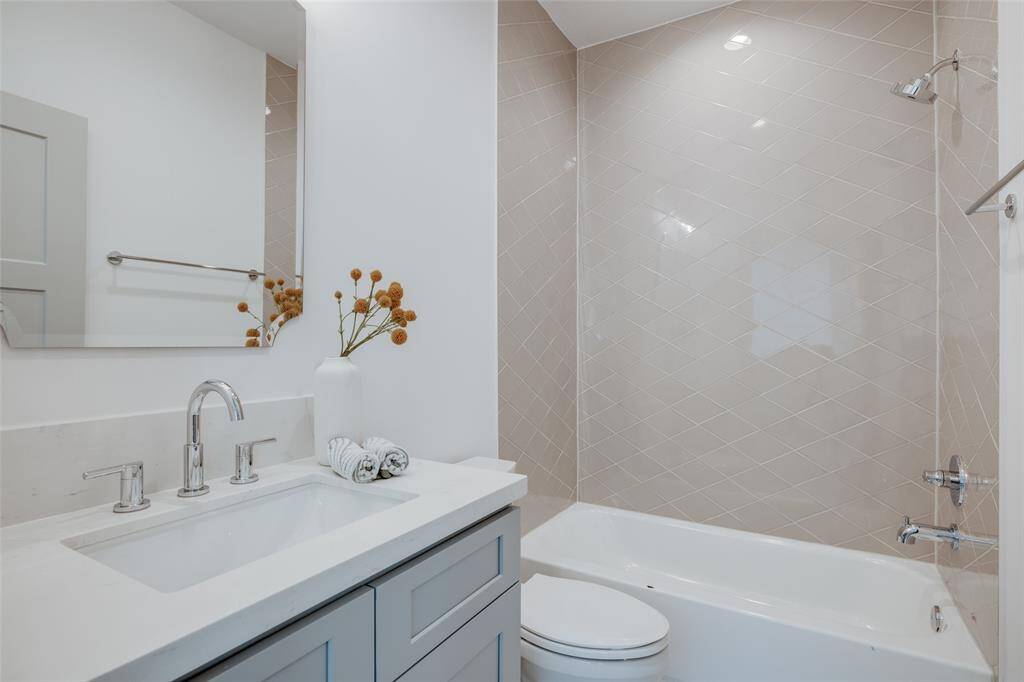 ASK ABOUT CUSTOMIZATION OPTIONS DURING CONSTRUCTION ONLY *MAZZARINO MODEL HOME * PHOTOS MAY SHOW A SIMILAR FLOOR PLAN AND/OR UPGRADED/ALTERNATIVE FINISHES * Please use these photos as a guide *THIS IS AN ACTIVE CONSTRUCTION SITE, BUYERS MUST REQUEST APPOINTMENT TO BE ON PREMISE AT ALL TIMES.