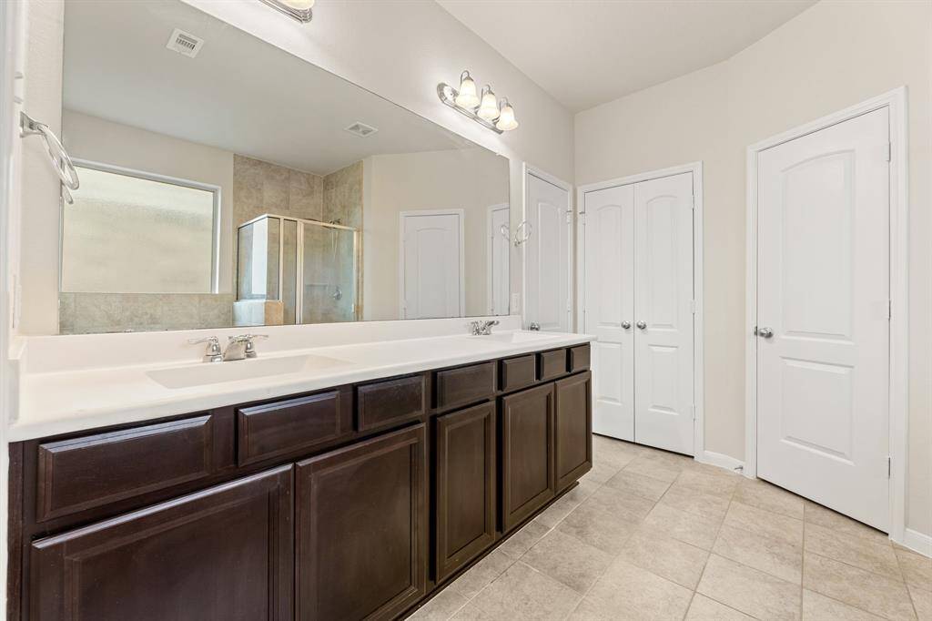 Primary bedrooms ensuite bathroom.