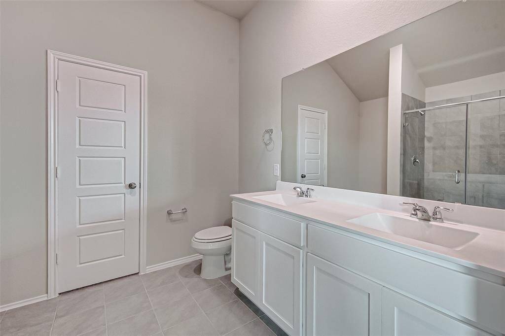 Double sink vanity with great storage