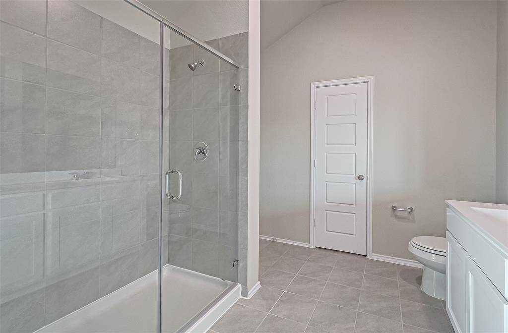Large stand-in shower