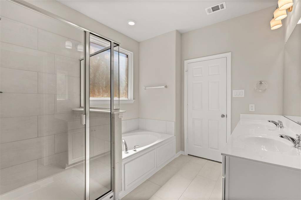Note: Sample product photo. Actual exterior and interior selections may vary by homesite. Photo may be virtually staged