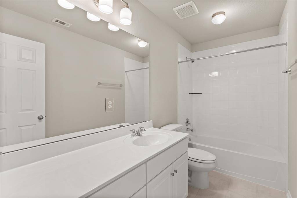 Note: Sample product photo. Actual exterior and interior selections may vary by homesite. Photo may be virtually staged