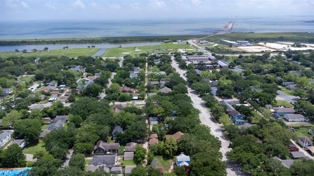 Centrally located in the Heart of Texas City