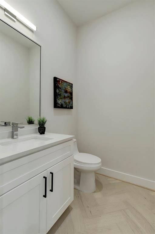 2nd floor half bathroom