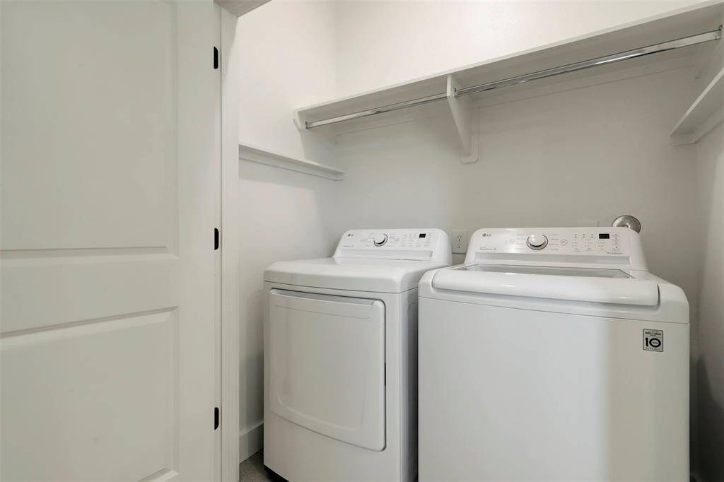 3rd floor Utility closet Washer/Dryer included